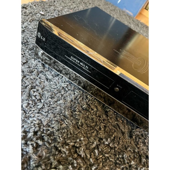 LG DVD Recorder / VCR Player Combo Dubbing RW Model RC199H For PARTS - Picture 2 of 8